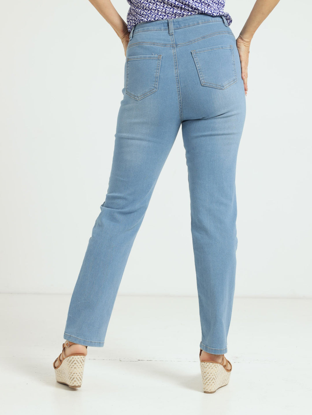 Straight Leg Denim Jeans - Light Wash