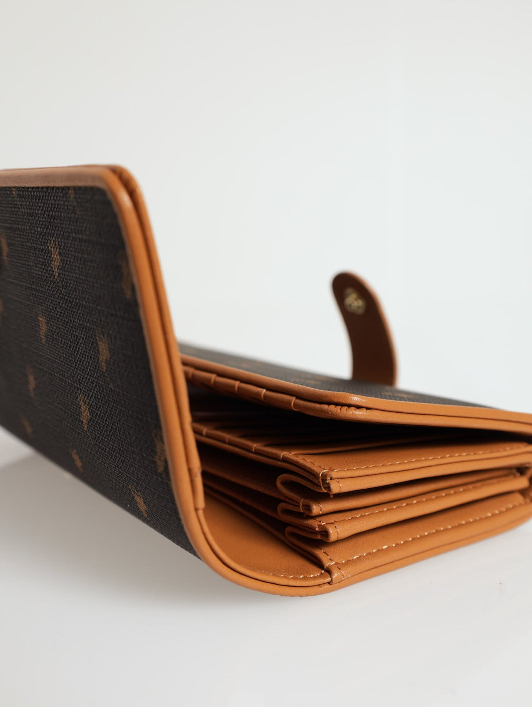 Iconic Trifold Purse - Brown