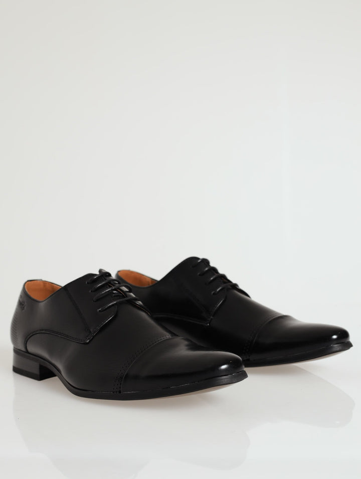 Plain Toe Cap With Punched Detail Shoe - Black