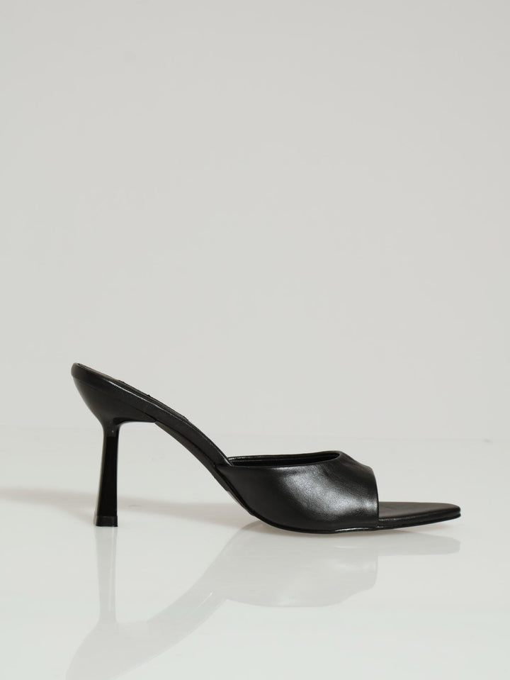 Narrow Center Vamp Mule Heel - Black