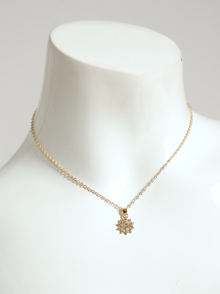 2 Pack Diamante Star Pendant Necklace With Studs - Gold