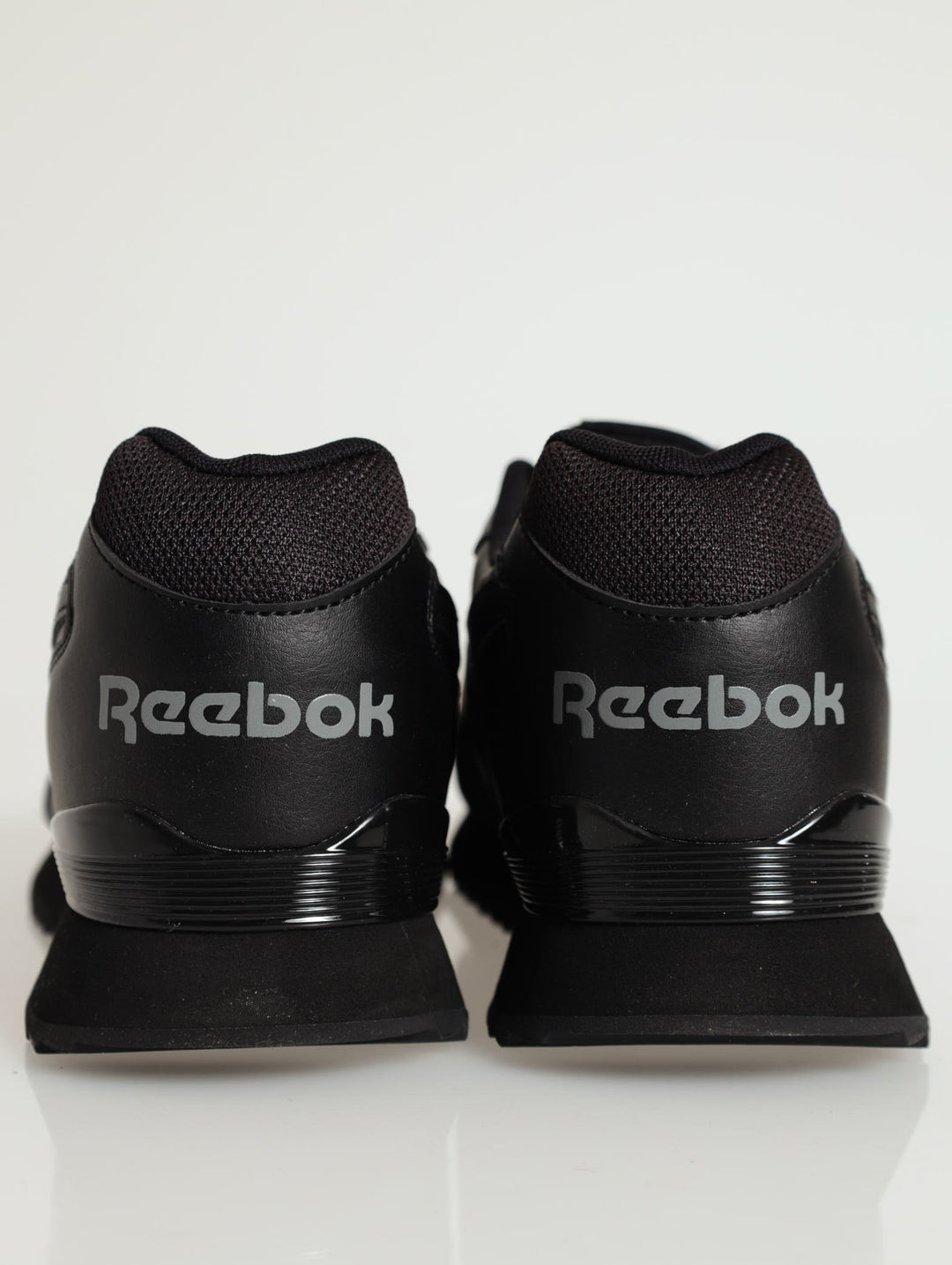 Glide Ripple Clip Track Sole Closed Toe Lace Up Sneaker - Black