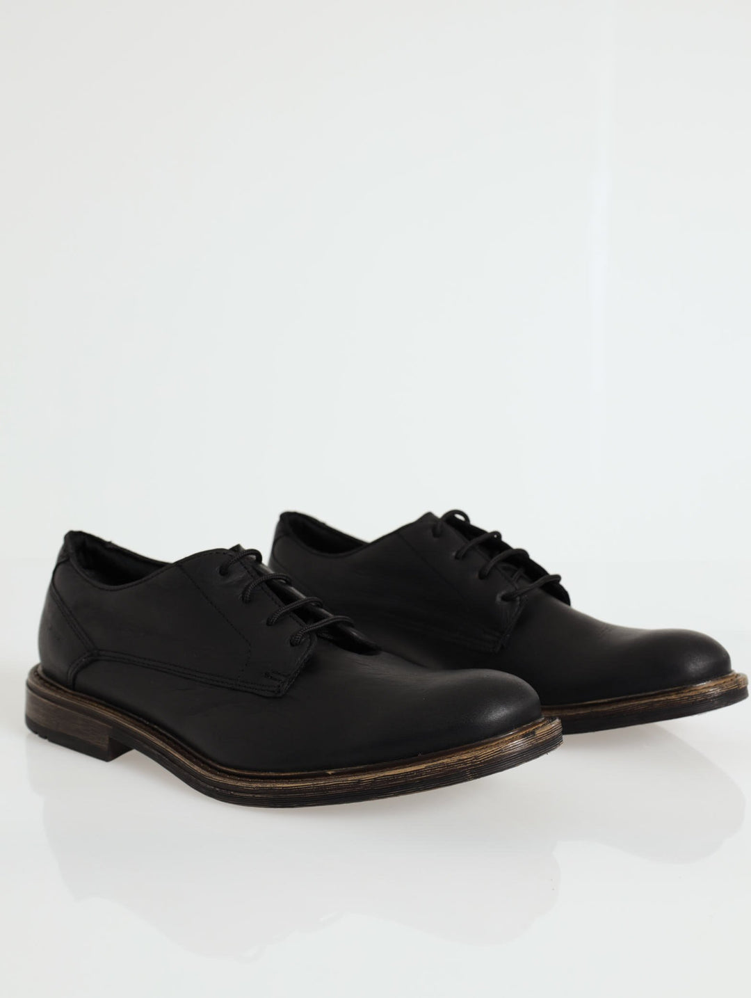 Jump Lace Up Derby Shoe - Black