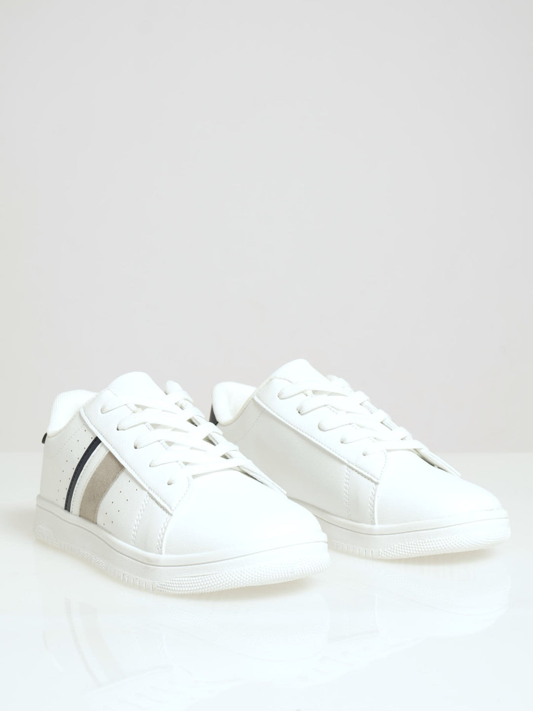 Boys Lowcut Sneaker - White