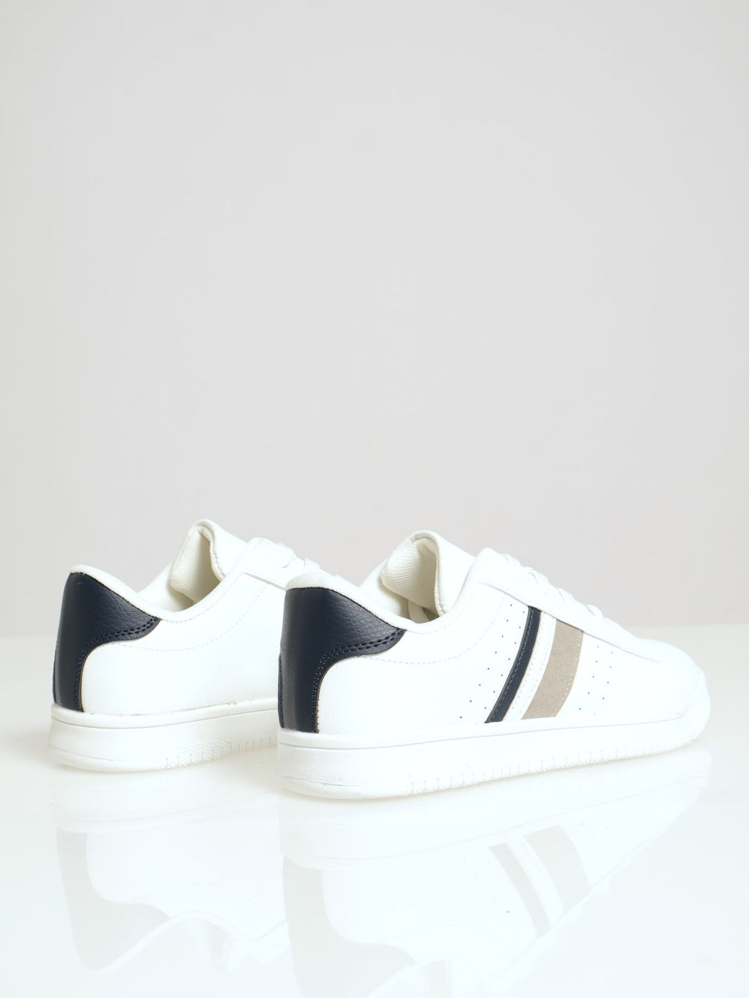 Boys Lowcut Sneaker - White