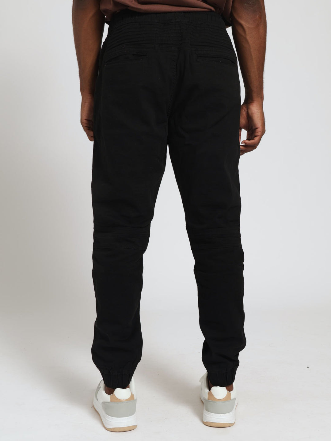 Pintuck Twill Cuffed Jogger - Black