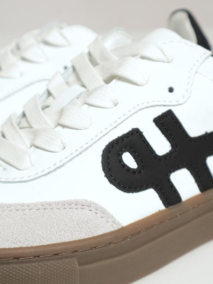 Basic Sneaker - White/Black
