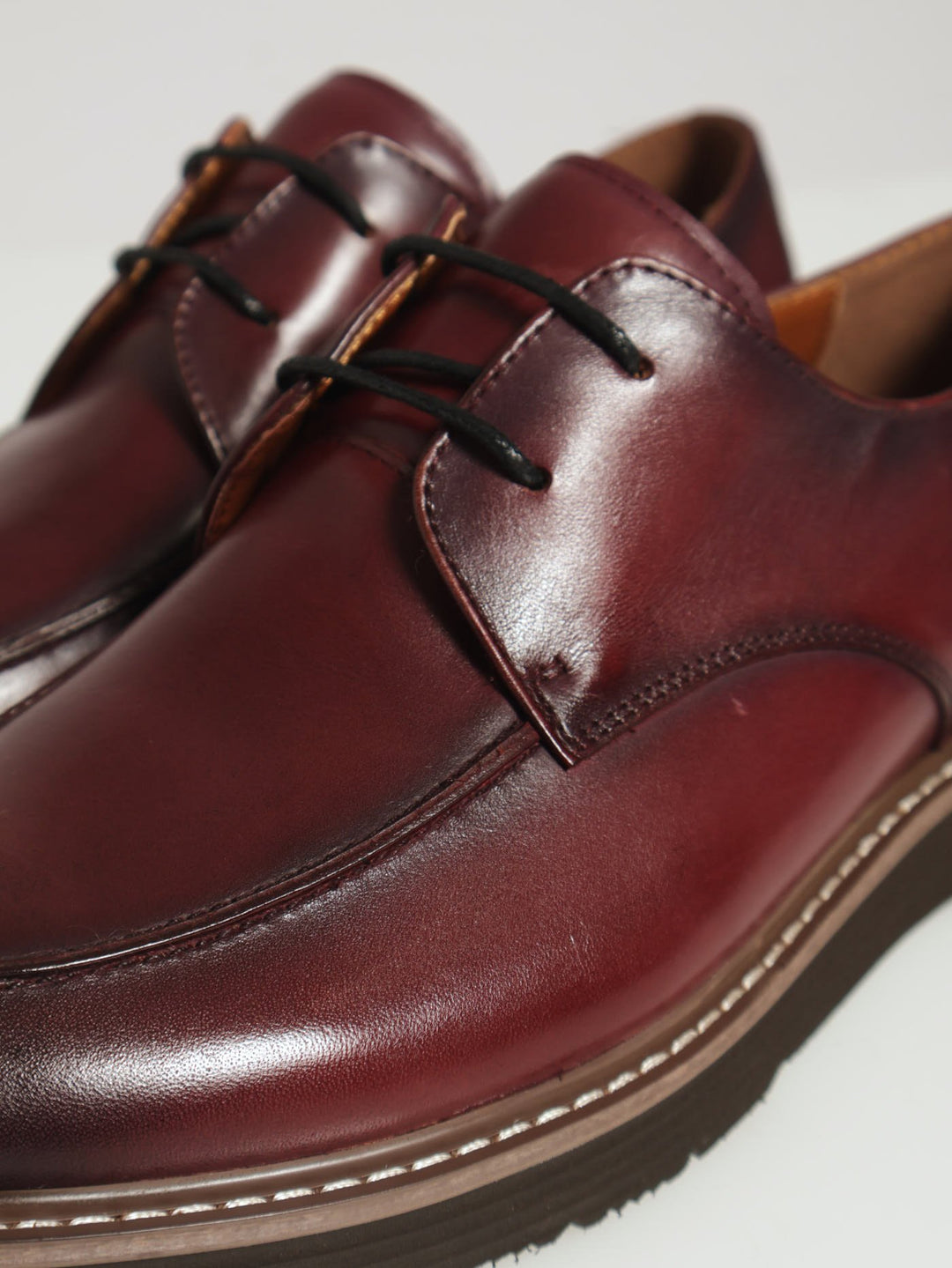 Gibson Split Toe Lace Up Derby - Burgundy