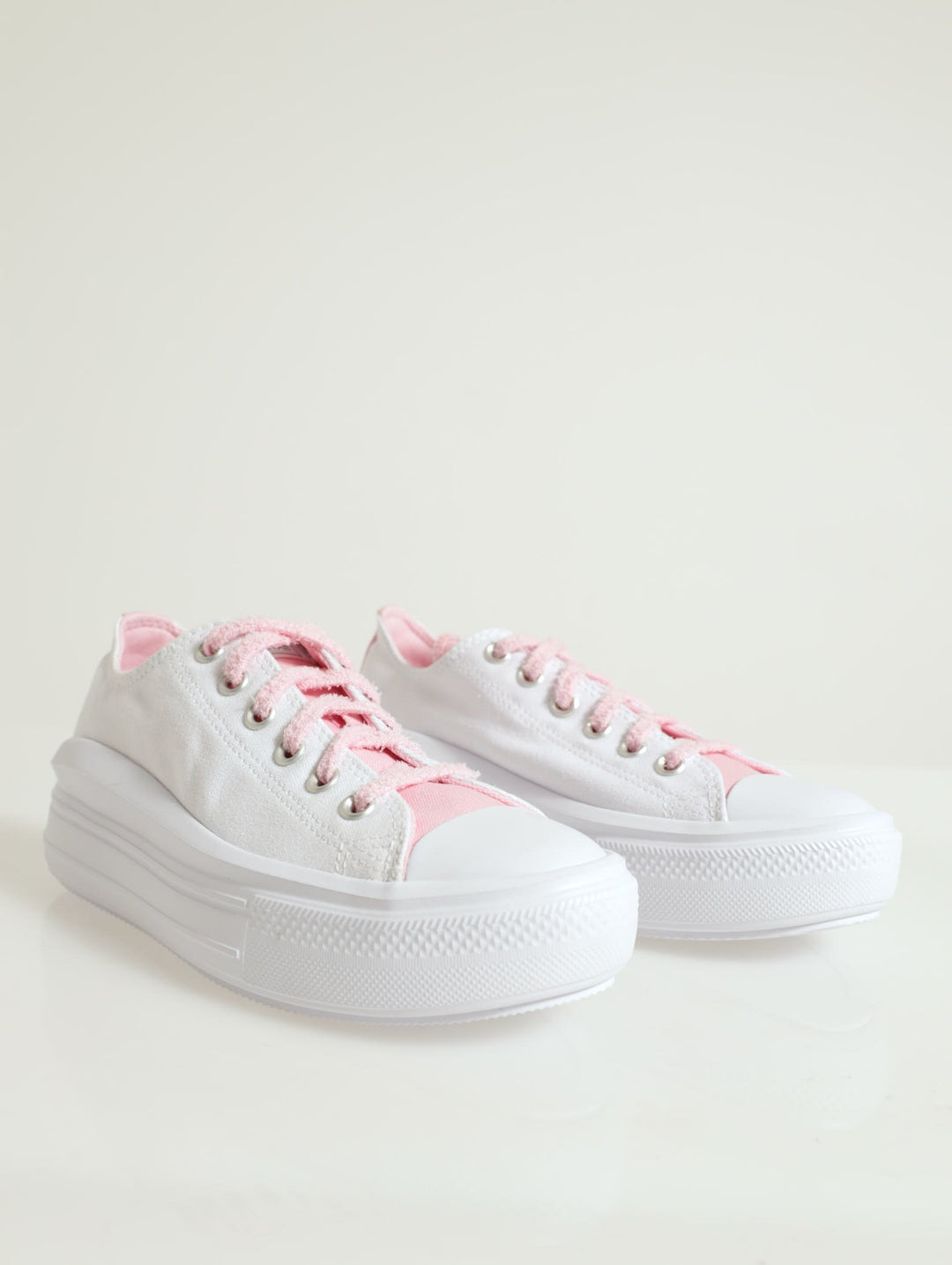 Ctas Move Comfort Sneaker - White/Pink