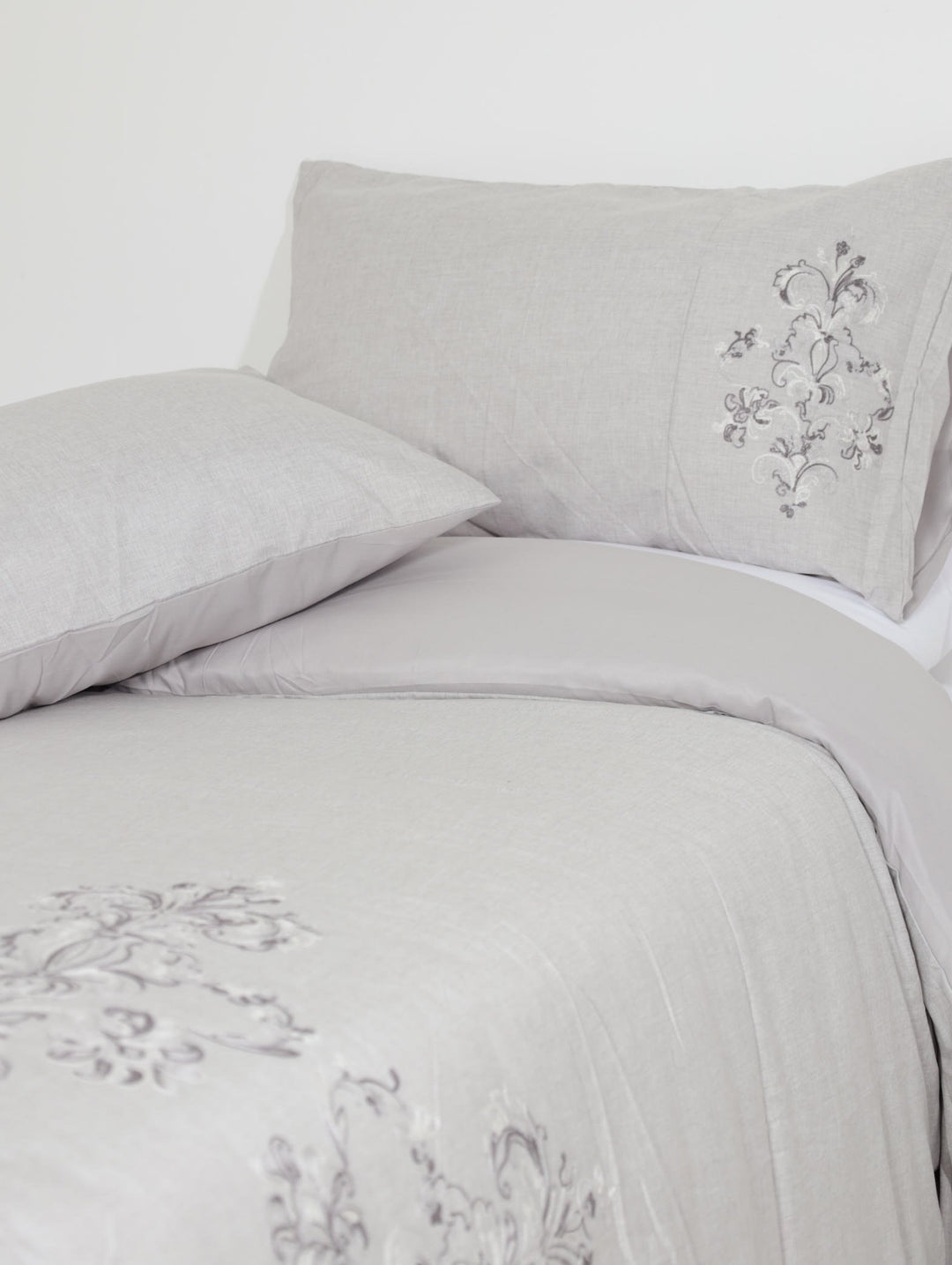 2-Tone Embossed Chambray Duvet Set - Grey