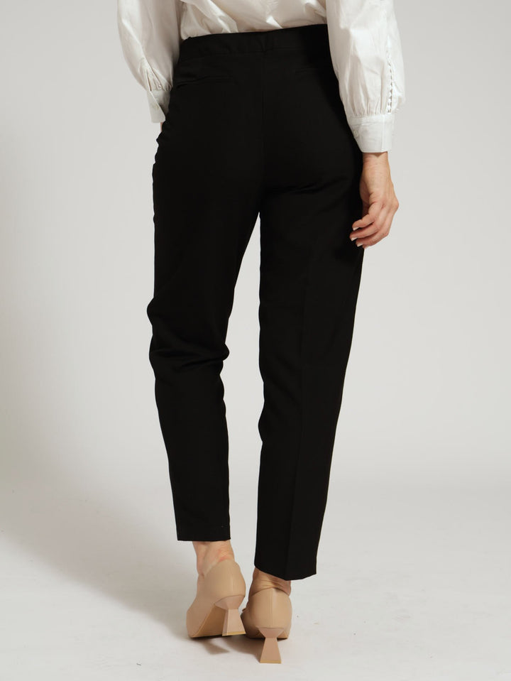 D-Ring Pin Tuck Slim Leg Pants - Black