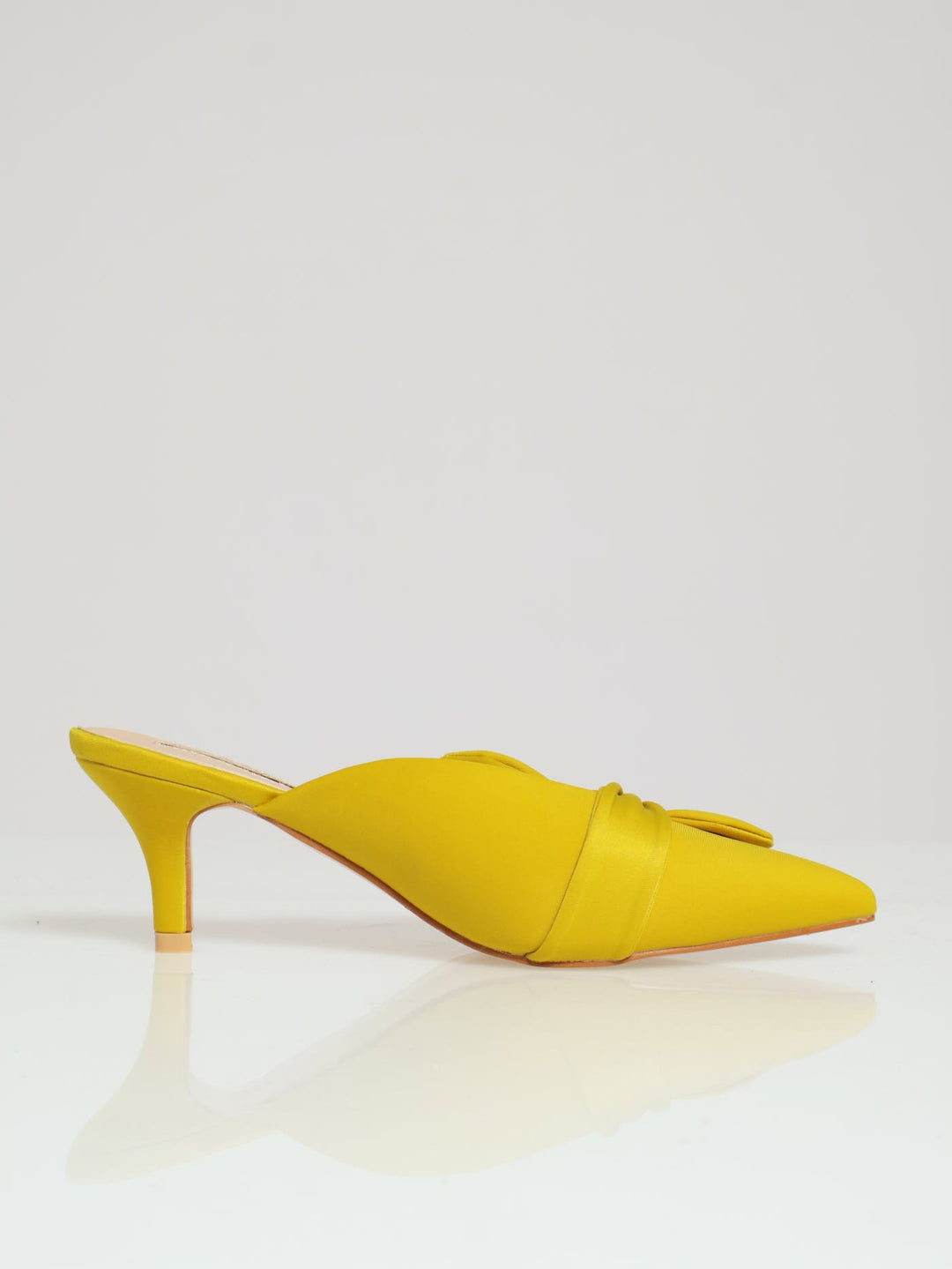 V-Cut Pointy Kitten Heel With Bow Trim - Chartreuse