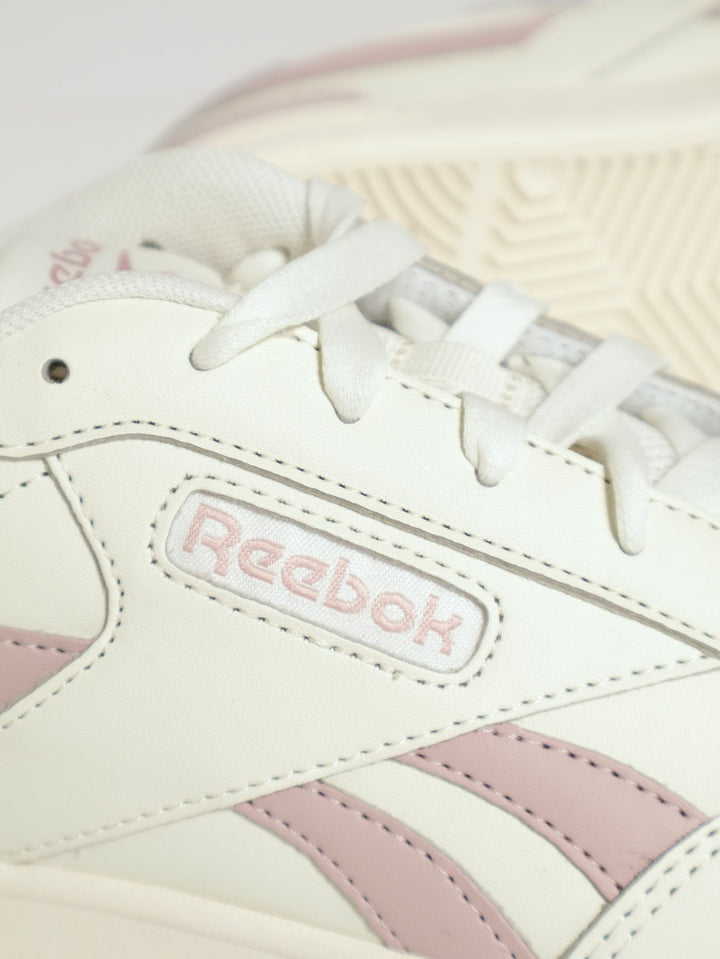 Court Advance Clip Sneaker - White/Pink