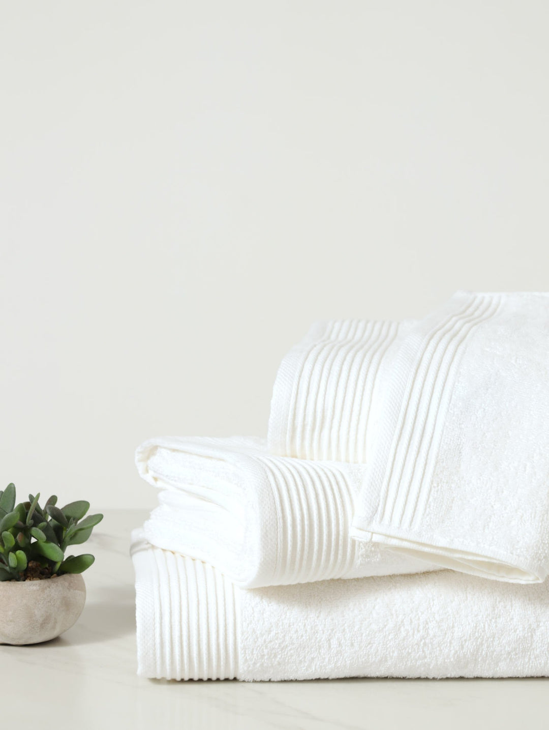 Ripple Border Signature Towels - White