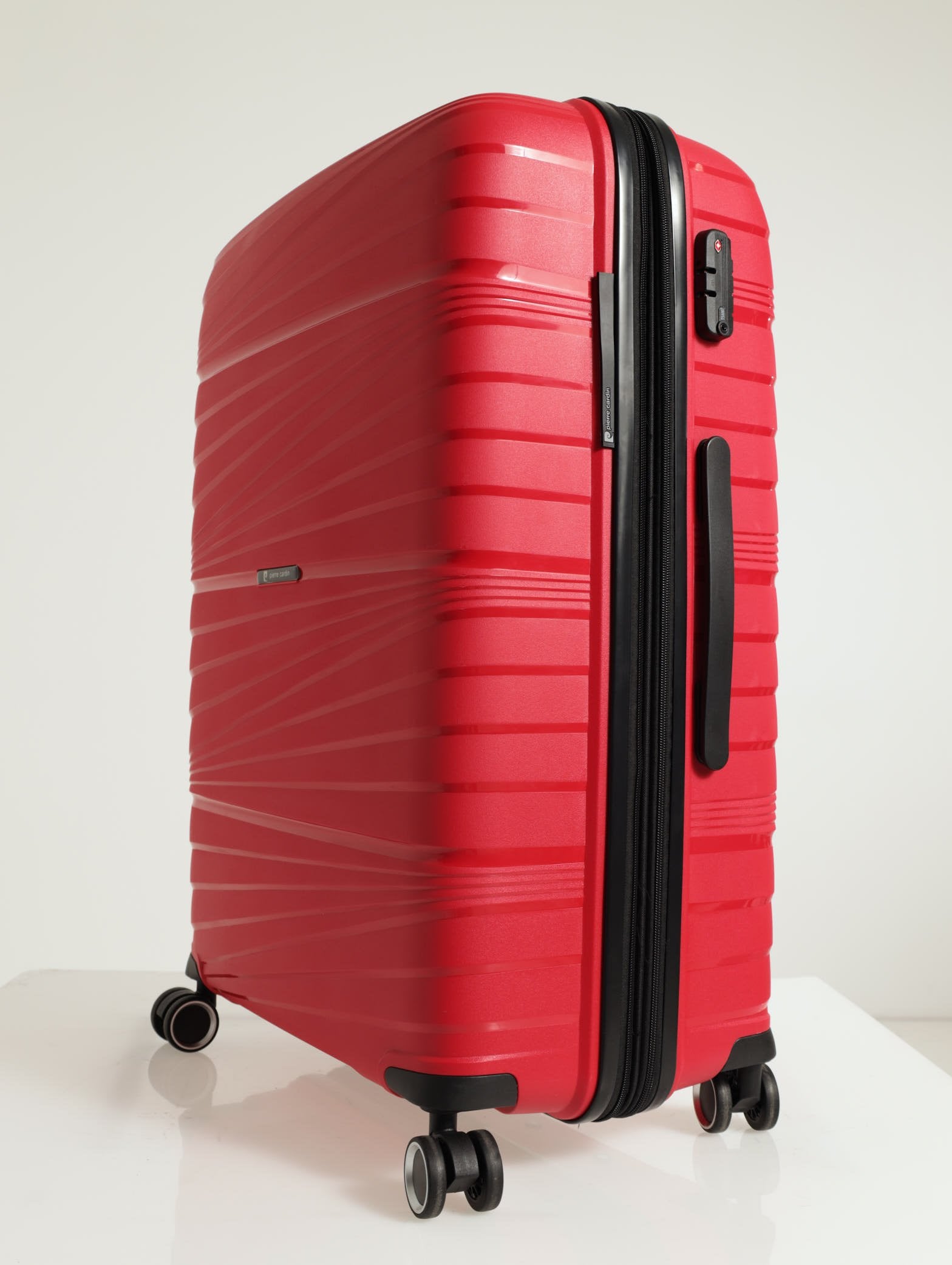 28 PC Montpellier Hard Case Luggage Red Edgars