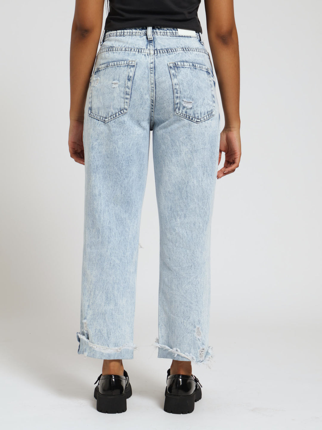 Ripped Knee Boyfriend Jean - Salty Light Wash