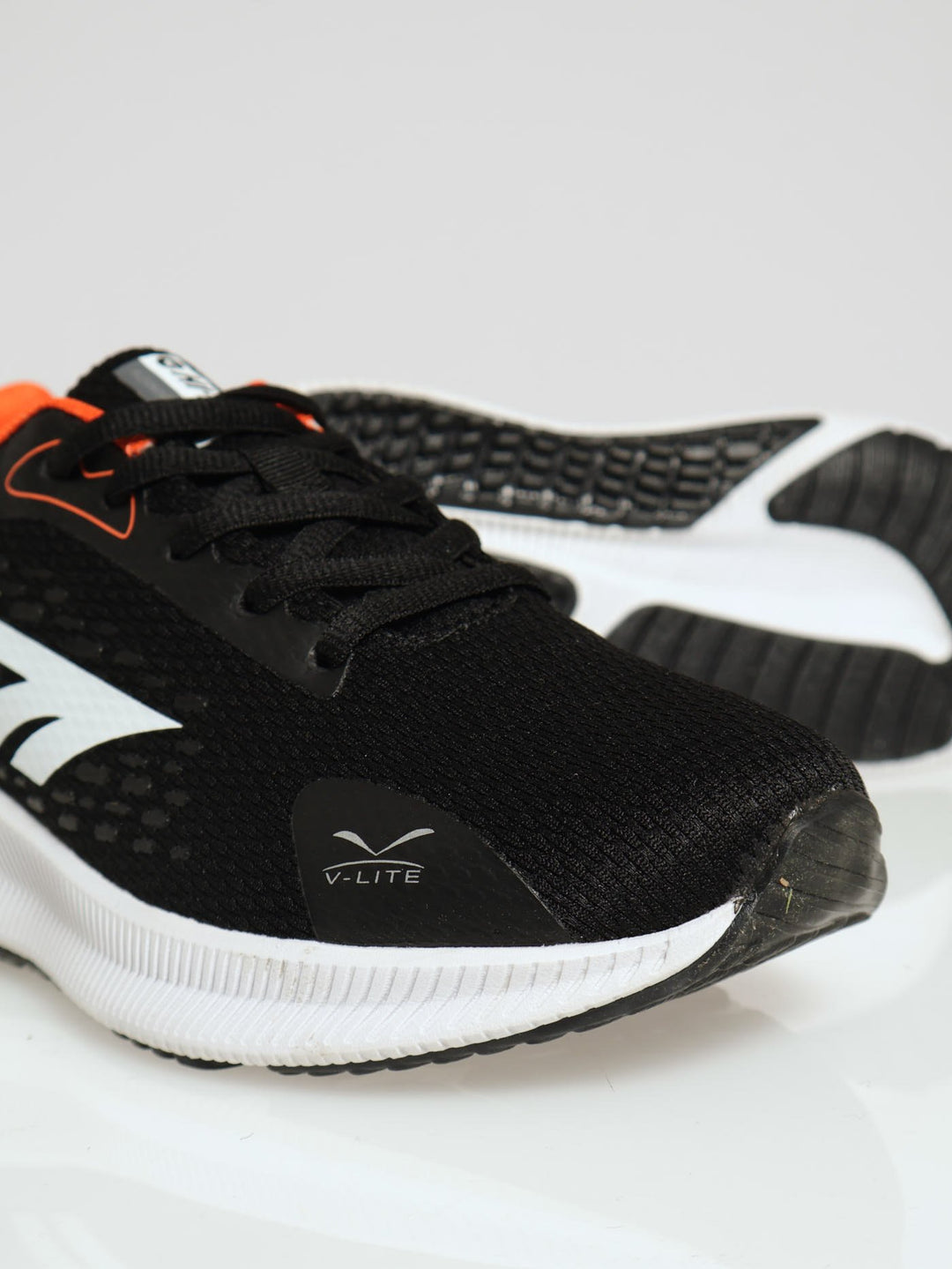 Molokai Foam Outsole Sport Lace Up Sneaker - Black/White
