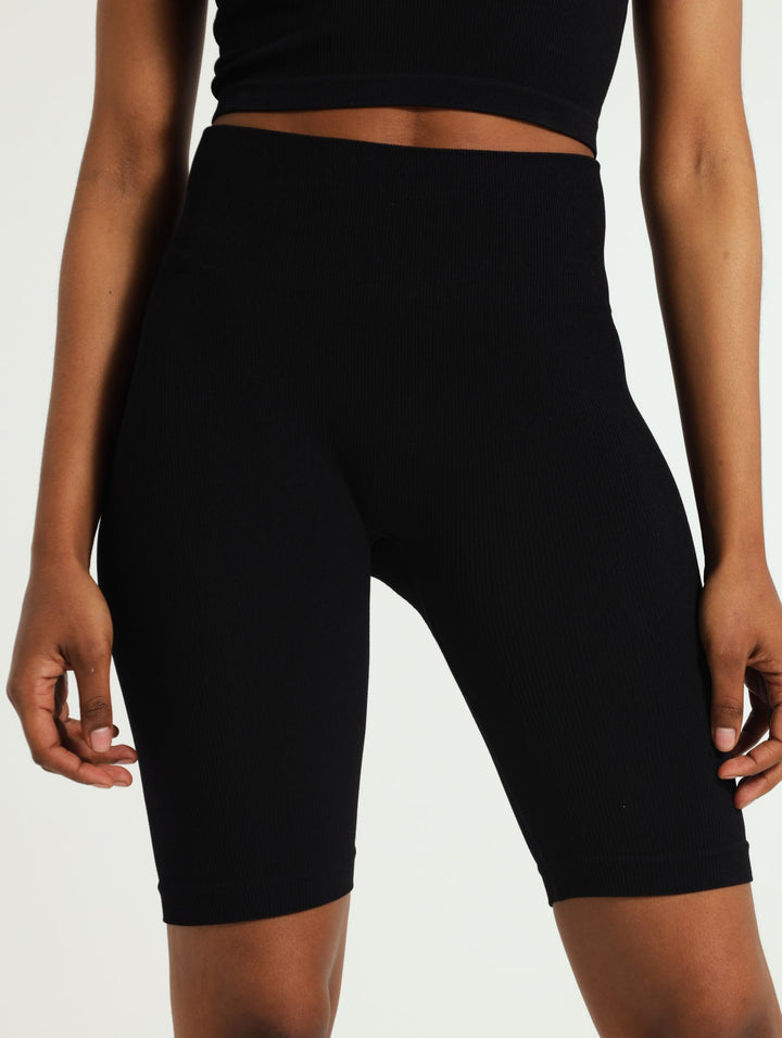 Seamless Cycle Short - Black