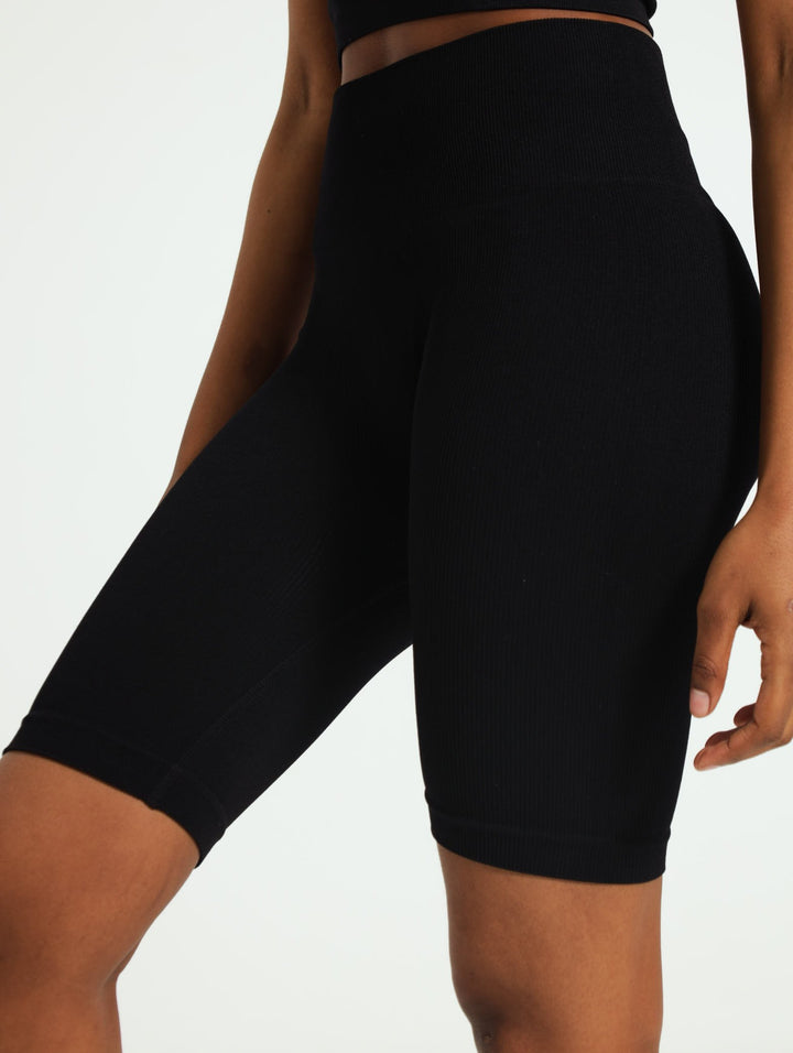 Seamless Cycle Short - Black